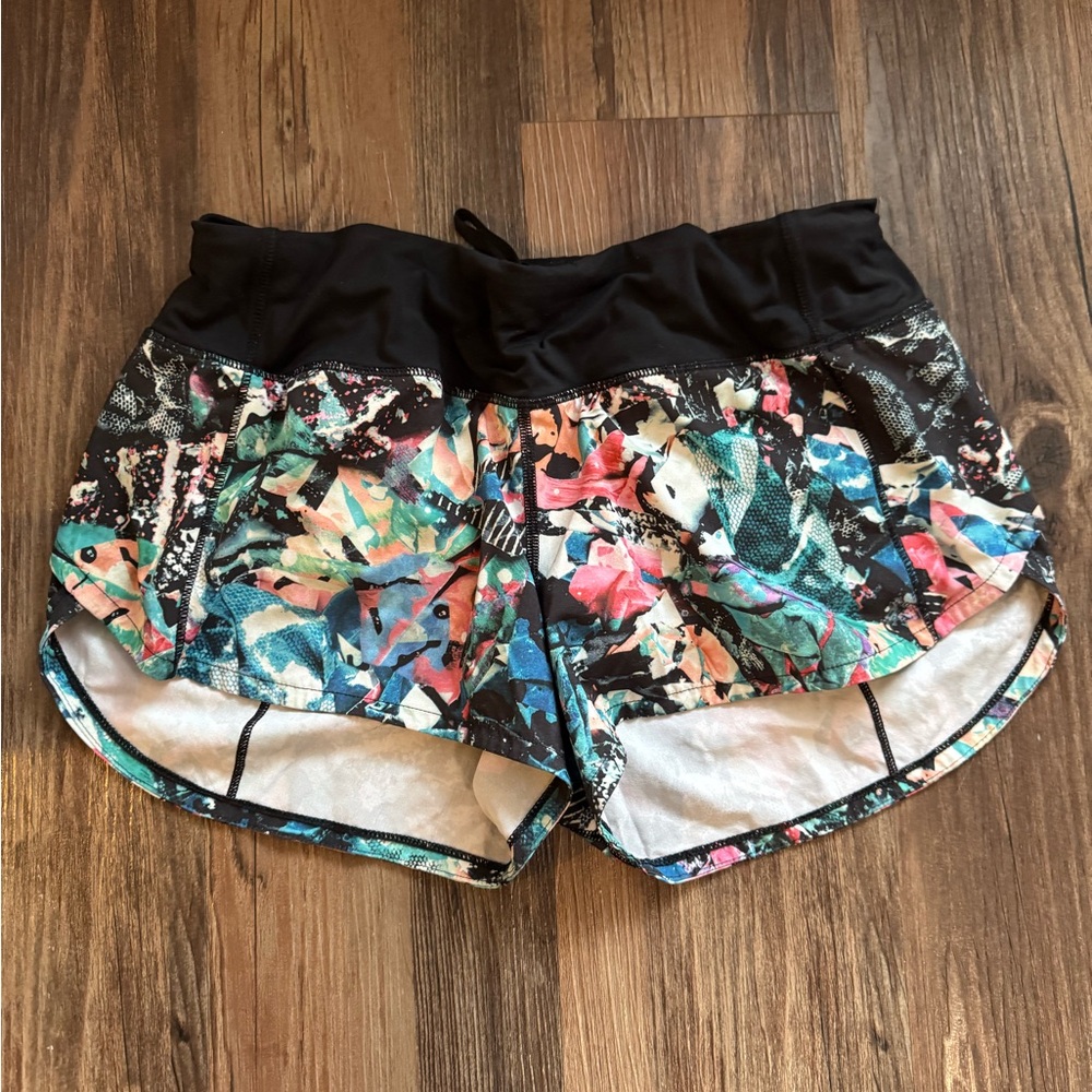 LULULEMON HOTTY HOT SHORTS 2.5”